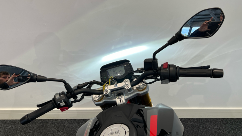BMW G310 R ABS